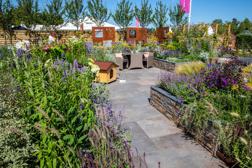 Hampton Court Flower Show 2018 – RNIB Community Garden designed by Steve Dimmock